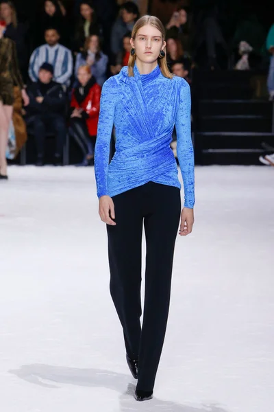 Look 8